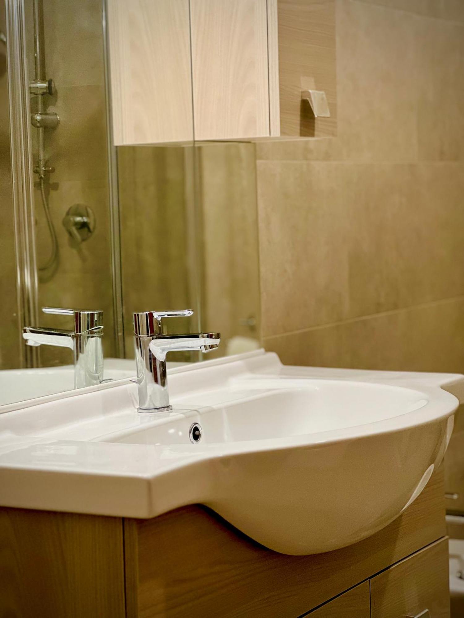 Venice Vip Guest House Mestre Buitenkant foto